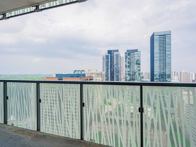 2413 - 50 Charles St E, Condo with 0 bedrooms, 1 bathrooms and 0 parking in Toronto ON | Image 5