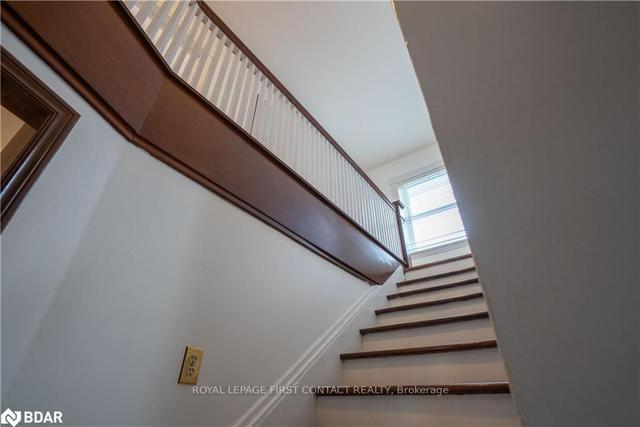 141 Sixth St, House detached with 5 bedrooms, 4 bathrooms and 6 parking in Collingwood ON | Image 3