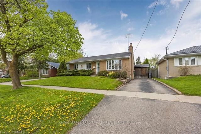 26 Crestview Ave, House detached with 3 bedrooms, 2 bathrooms and 3 parking in Brampton ON | Image 12