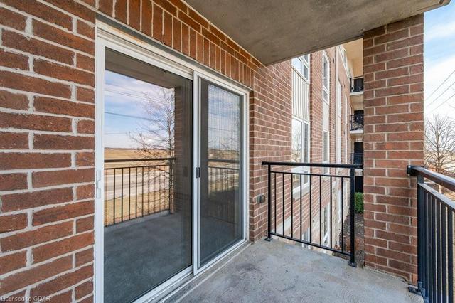 205 - 45 Kingsbury Square, House attached with 3 bedrooms, 2 bathrooms and 1 parking in Guelph ON | Image 27