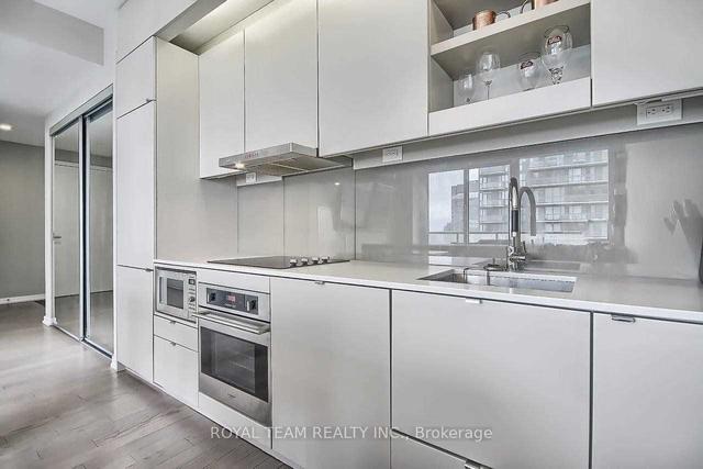 3608 - 101 Peter St, Condo with 1 bedrooms, 1 bathrooms and 0 parking in Toronto ON | Image 3