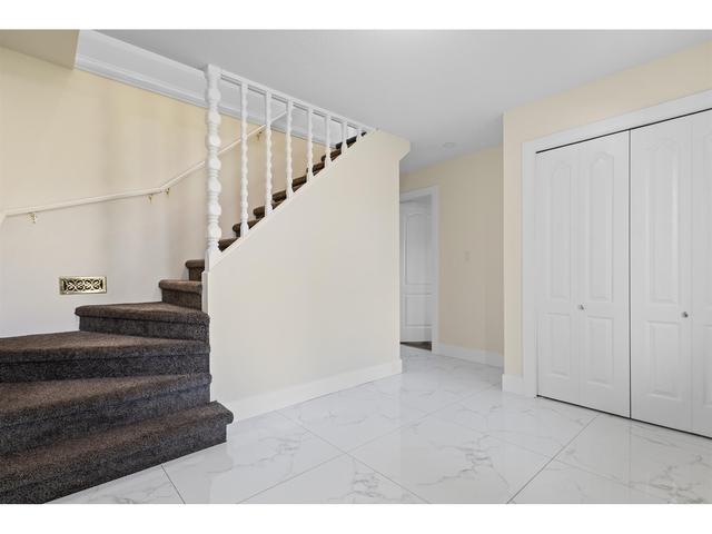 3245 Jervis Cres, House detached with 5 bedrooms, 3 bathrooms and 6 parking in Abbotsford BC | Image 2