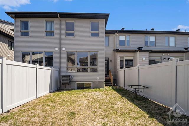 816 Chipping Cir, Townhouse with 3 bedrooms, 3 bathrooms and 3 parking in Ottawa ON | Image 29