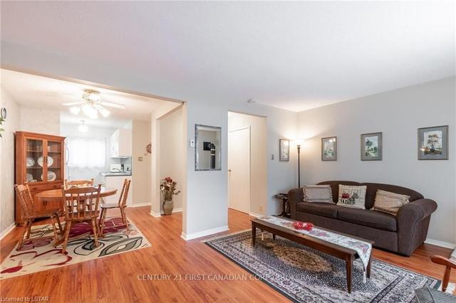 57 - 166 Southdale Rd W, House attached with 3 bedrooms, 2 bathrooms and 1 parking in London ON | Image 4