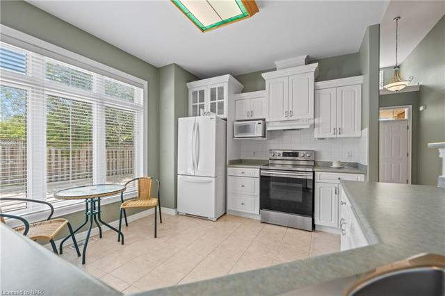 19 - 308 Queenston St, House attached with 2 bedrooms, 2 bathrooms and 2 parking in St. Catharines ON | Image 6