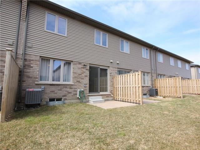 112 Westbank Tr, House attached with 3 bedrooms, 3 bathrooms and 3 parking in Hamilton ON | Image 13