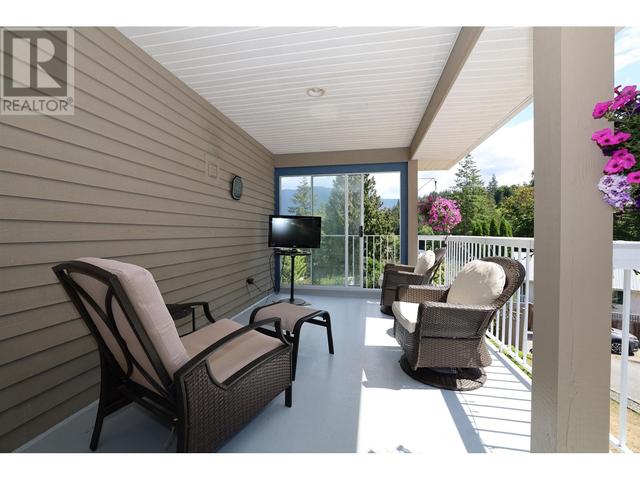13136 Narrows Rd, House detached with 3 bedrooms, 3 bathrooms and null parking in Sunshine Coast A BC | Image 24