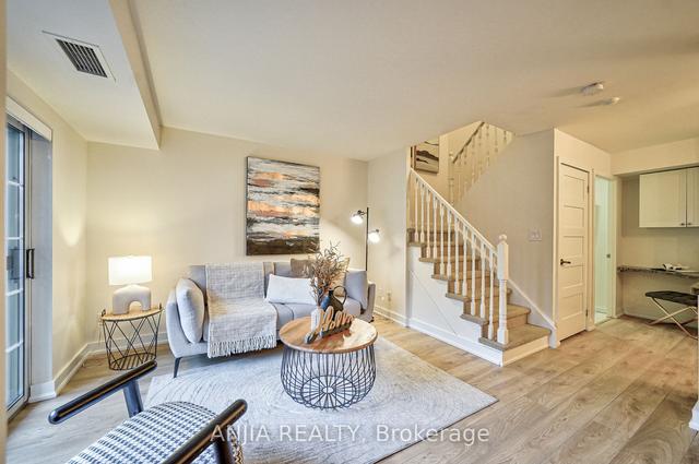 119 - 39 Shank St, Townhouse with 2 bedrooms, 2 bathrooms and 1 parking in Toronto ON | Image 3