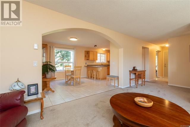 3971 Valewood Dr, House other with 2 bedrooms, 2 bathrooms and 3 parking in Nanaimo BC | Image 4