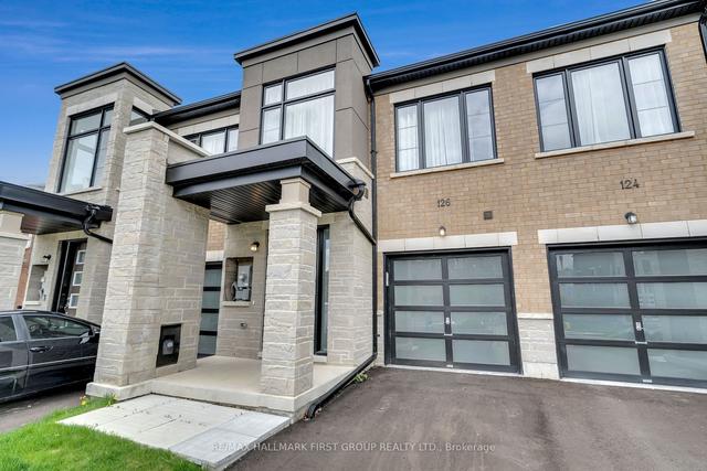 126 Pine Gate Pl, House attached with 3 bedrooms, 4 bathrooms and 3 parking in Whitby ON | Image 1