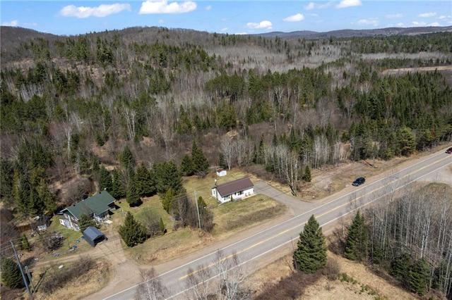 39025 Combermere Road, House detached with 3 bedrooms, 1 bathrooms and 4 parking in Madawaska Valley ON | Image 3