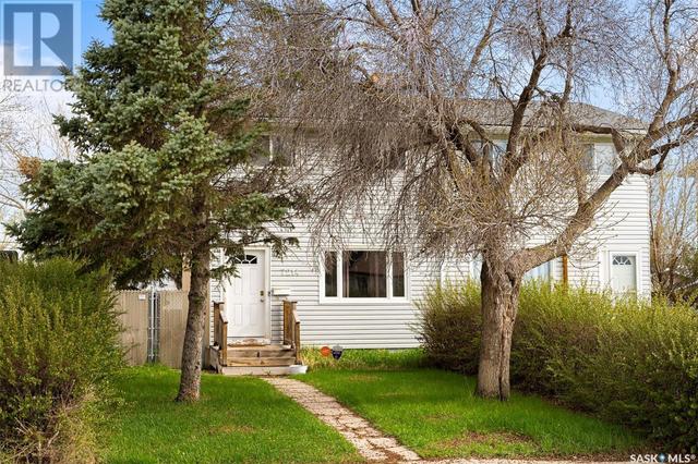 7214 Bowman Ave, House semidetached with 3 bedrooms, 1 bathrooms and null parking in Regina SK | Image 2