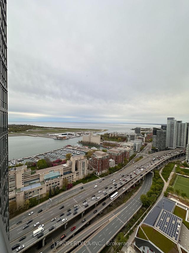 4301 - 11 Brunel Ct, Condo with 1 bedrooms, 1 bathrooms and 1 parking in Toronto ON | Image 1