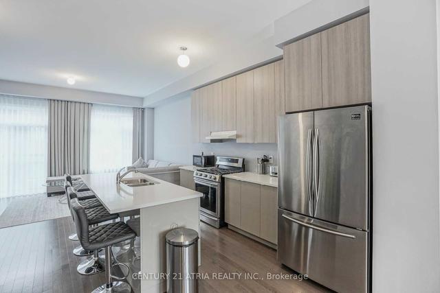 94 Laskin Dr, House attached with 3 bedrooms, 4 bathrooms and 2 parking in Vaughan ON | Image 24