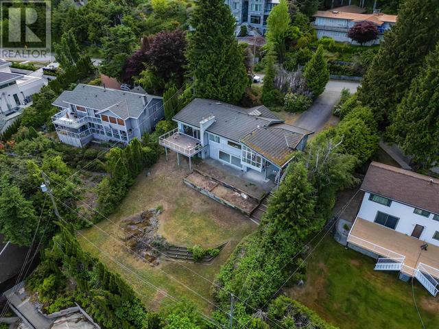 1031 Millstream Rd, House detached with 4 bedrooms, 3 bathrooms and 4 parking in West Vancouver BC | Image 38