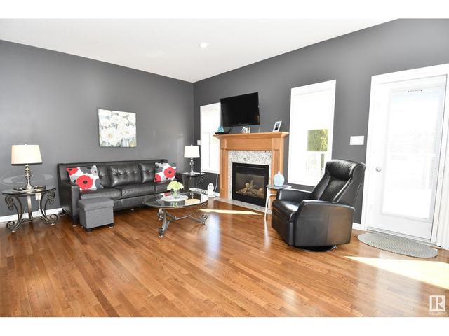 49 Woods Cr, House detached with 3 bedrooms, 3 bathrooms and null parking in Leduc AB | Image 10