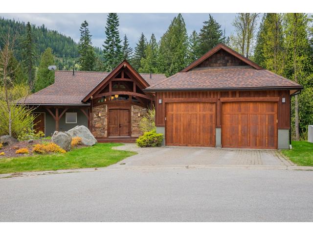 817 White Tail Drive, House detached with 4 bedrooms, 4 bathrooms and null parking in Rossland BC | Image 1