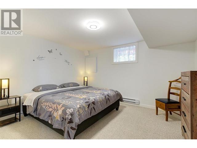 3273 Mcleod Rd, House detached with 5 bedrooms, 2 bathrooms and 1 parking in West Kelowna BC | Image 46