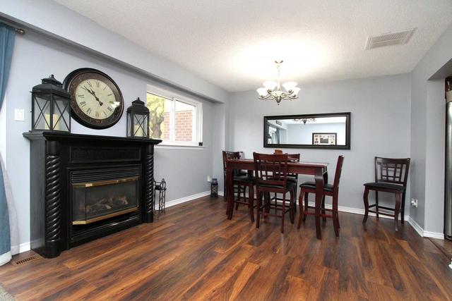 7206 Fayette Cir, House semidetached with 4 bedrooms, 2 bathrooms and 3 parking in Mississauga ON | Image 5