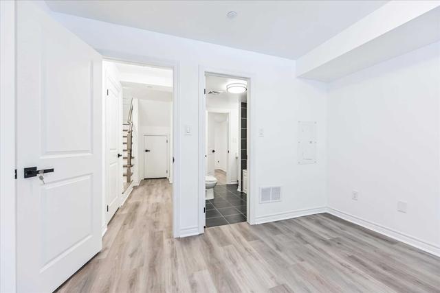 30 - 39 Drewry Ave, Townhouse with 1 bedrooms, 2 bathrooms and 1 parking in Toronto ON | Image 4