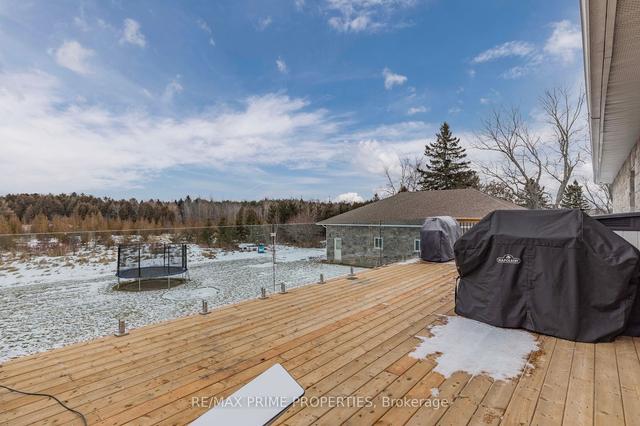 484 Centreline Rd, House detached with 2 bedrooms, 4 bathrooms and 20 parking in Kawartha Lakes ON | Image 25