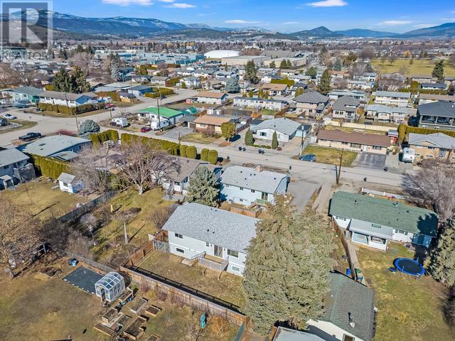 437 Primrose Rd, House detached with 3 bedrooms, 3 bathrooms and 2 parking in Kelowna BC | Image 43