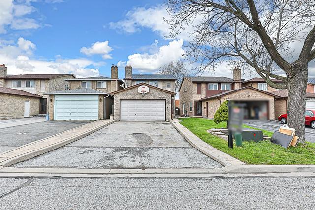 106 Upton Cres, House detached with 3 bedrooms, 4 bathrooms and 6 parking in Markham ON | Image 1