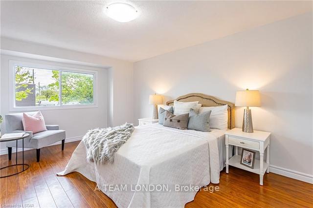 54 - 35 Waterman Ave, Townhouse with 3 bedrooms, 2 bathrooms and 1 parking in London ON | Image 9