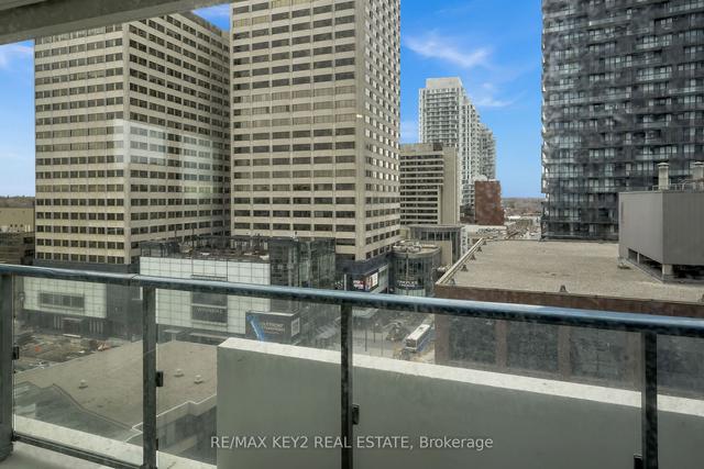 1009 - 2221 Yonge St, Condo with 2 bedrooms, 2 bathrooms and 0 parking in Toronto ON | Image 13