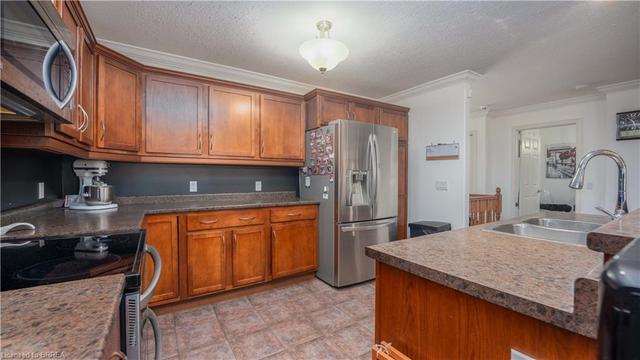 16 - 601 Conklin Rd, House attached with 3 bedrooms, 2 bathrooms and 2 parking in Brantford ON | Image 16
