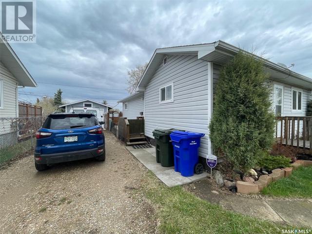 1922 14th St W, House detached with 2 bedrooms, 1 bathrooms and null parking in Prince Albert SK | Image 3