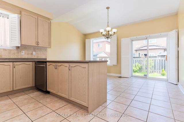 27 Tacc Trail, House detached with 3 bedrooms, 3 bathrooms and 6 parking in Vaughan ON | Image 3