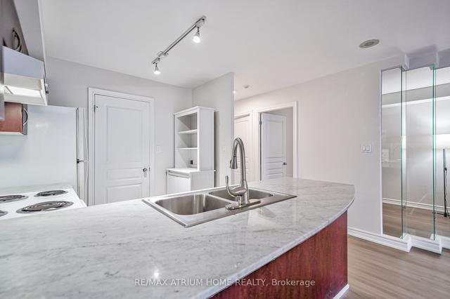 1502 - 801 Bay St, Condo with 1 bedrooms, 2 bathrooms and 0 parking in Toronto ON | Image 3