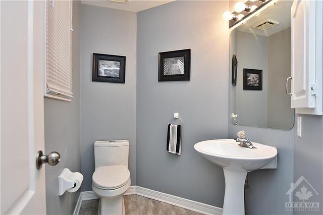 47 Grandcourt Dr, Townhouse with 3 bedrooms, 3 bathrooms and 2 parking in Ottawa ON | Image 12