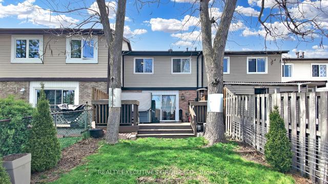 7 Greene Dr, House attached with 3 bedrooms, 3 bathrooms and 3 parking in Brampton ON | Image 25