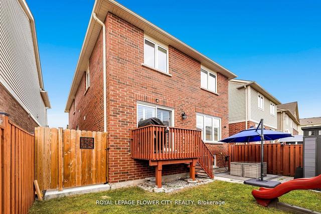 10 Arkwright Dr, House detached with 4 bedrooms, 3 bathrooms and 3 parking in Brampton ON | Image 35