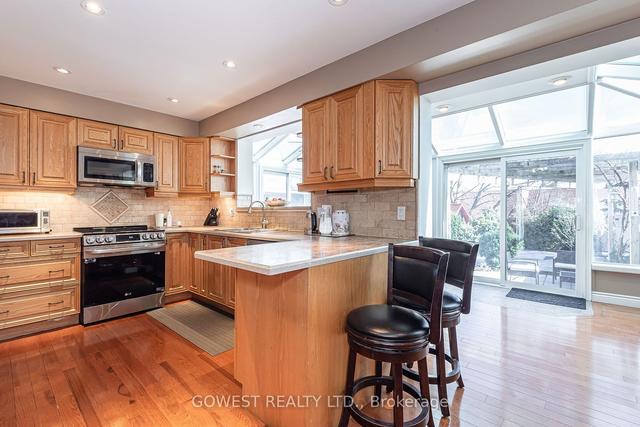 2298 Council Ring Rd, House semidetached with 3 bedrooms, 3 bathrooms and 3 parking in Mississauga ON | Image 3