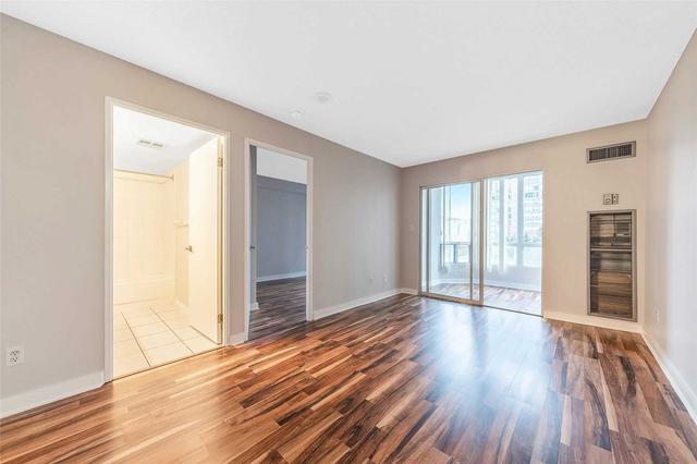 416 - 155 Hillcrest Ave, Condo with 1 bedrooms, 1 bathrooms and 1 parking in Mississauga ON | Image 3
