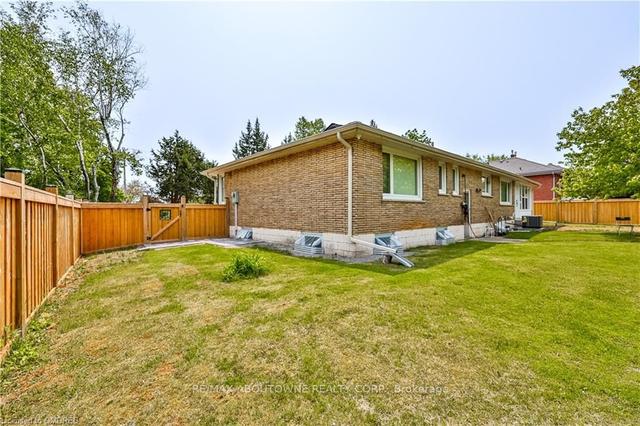 425 Plains Rd W, House detached with 3 bedrooms, 2 bathrooms and 11 parking in Burlington ON | Image 35