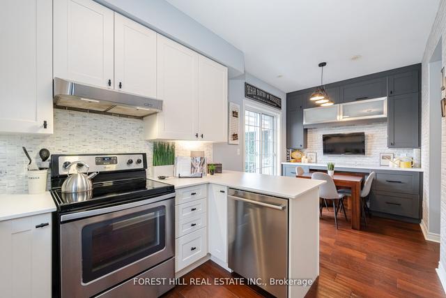 4 Carnahan Terr, Townhouse with 3 bedrooms, 3 bathrooms and 1 parking in Toronto ON | Image 2