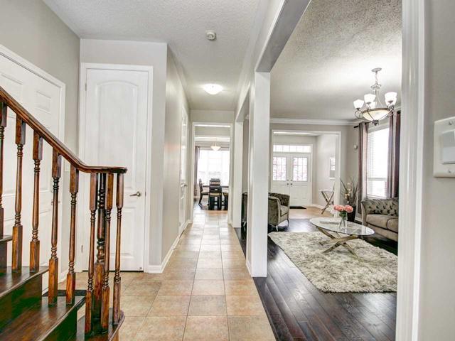 787 Biggar Hts, House detached with 4 bedrooms, 3 bathrooms and 4 parking in Milton ON | Image 9
