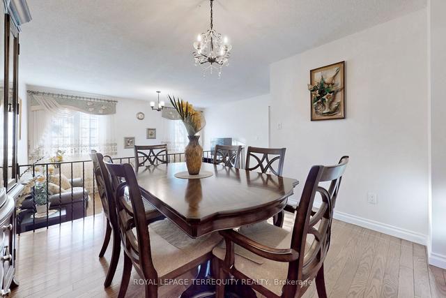 17 Newington Cres, House detached with 3 bedrooms, 3 bathrooms and 3 parking in Toronto ON | Image 28