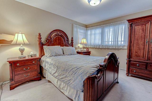 288 Sarnia Rd, House detached with 4 bedrooms, 2 bathrooms and null parking in London ON | Image 18