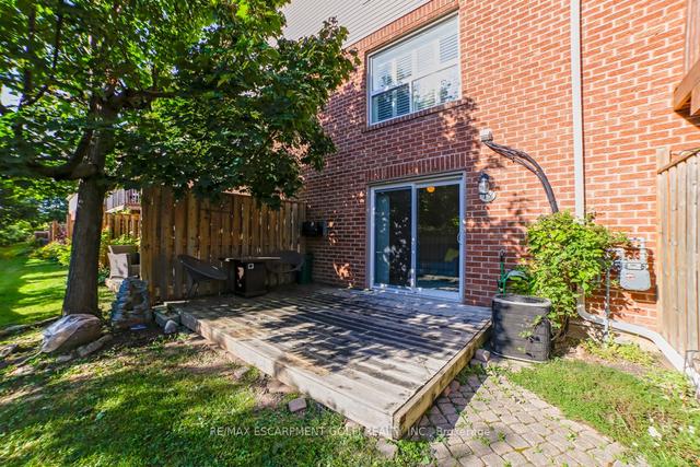 16 - 1540 Reeves Gate, Townhouse with 3 bedrooms, 3 bathrooms and 2 parking in Oakville ON | Image 28