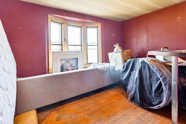 208 Brock Ave, House attached with 3 bedrooms, 2 bathrooms and 0 parking in Toronto ON | Image 17