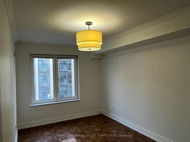 409 - 1 Balmoral Ave, Condo with 1 bedrooms, 1 bathrooms and 1 parking in Toronto ON | Image 9