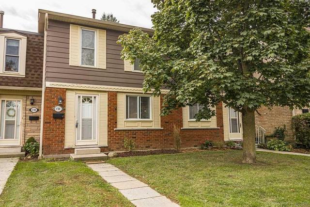 C - 658 Grey St, Townhouse with 3 bedrooms, 2 bathrooms and 1 parking in Brantford ON | Image 1