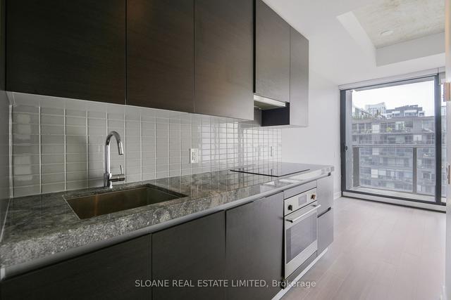 716 - 629 King St W, Condo with 1 bedrooms, 1 bathrooms and 0 parking in Toronto ON | Image 2