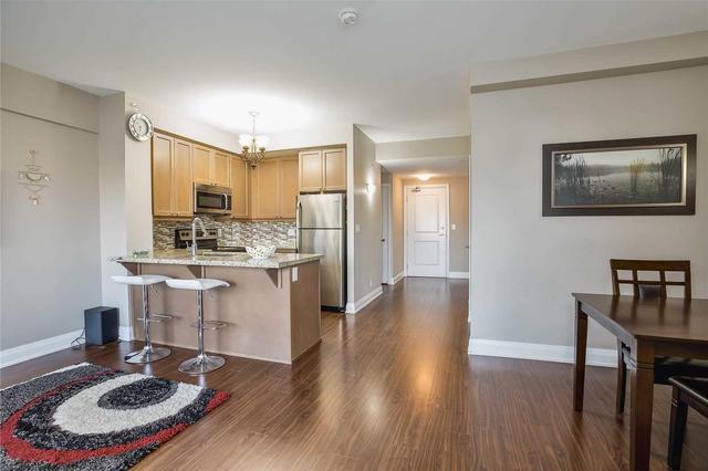 Th122 - 24 Woodstream Blvd, Townhouse with 2 bedrooms, 3 bathrooms and 1 parking in Vaughan ON | Image 6