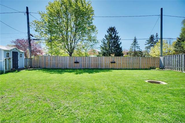 39 Frontenac Rd, House detached with 3 bedrooms, 2 bathrooms and 7 parking in London ON | Image 32